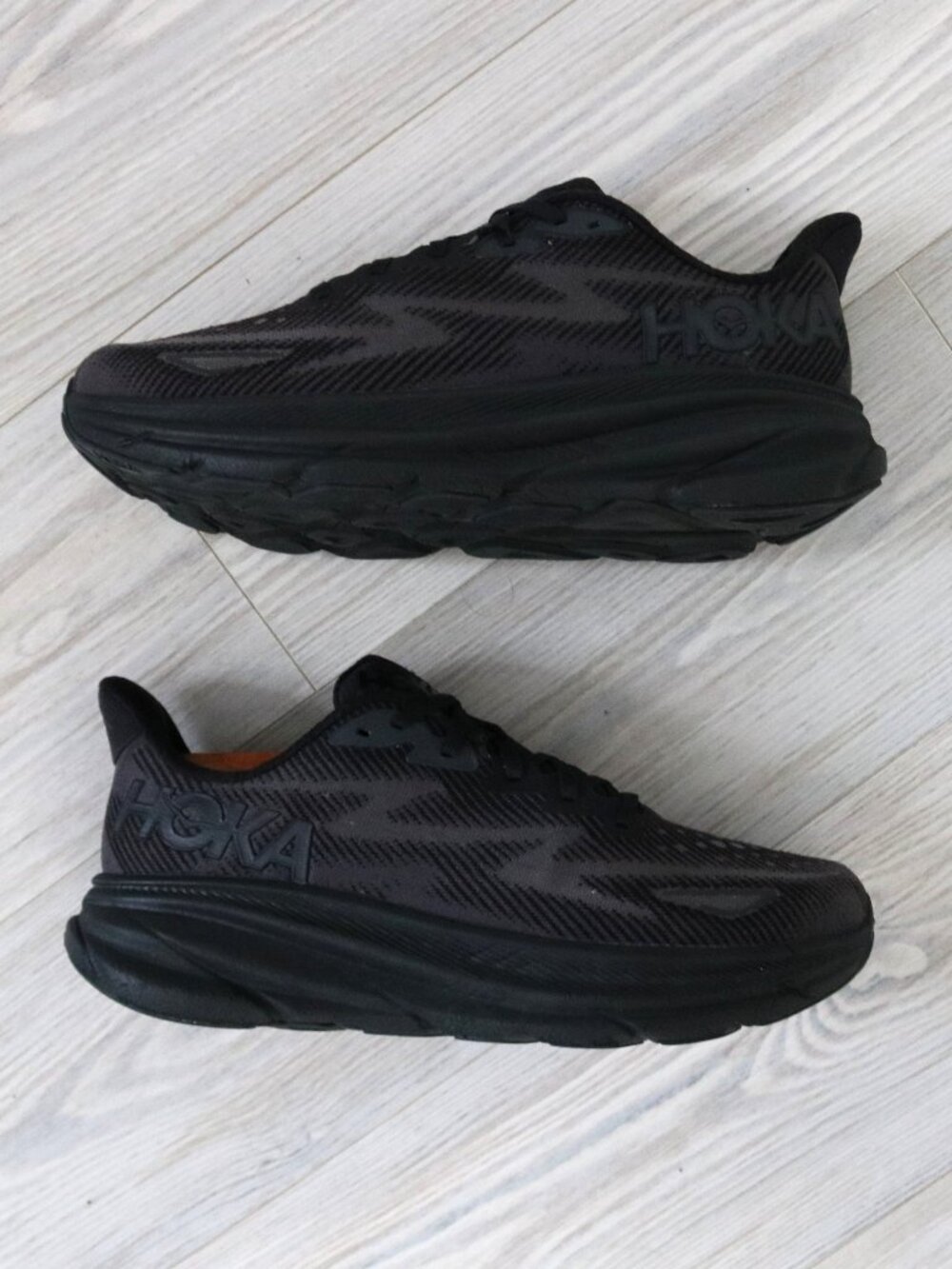 Hoka One One Clifton 9 Triple Black Running Shoes Women's 10B 1127896 BBLC